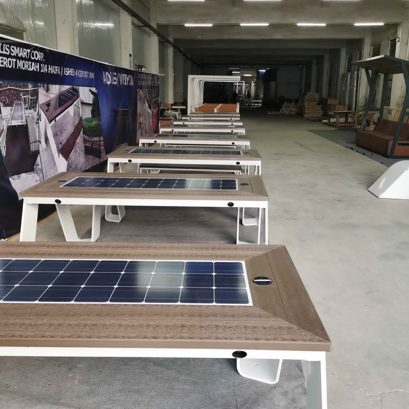 Muliti-function High Quality Professional After Sale Service Solar Charging Table Manufacturer